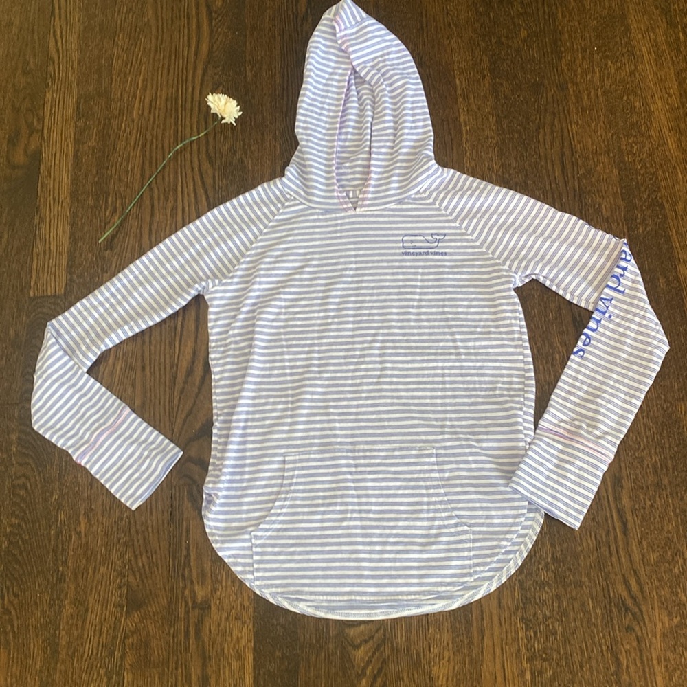 Vineyard Vines. Striped Lightweight Hooded Shirt with Thumb Slits. Size Large.